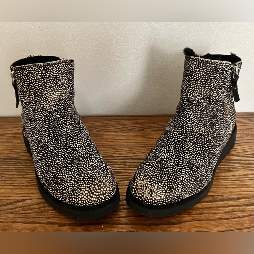 UGGS Speckled Black and White Booties 71/2
